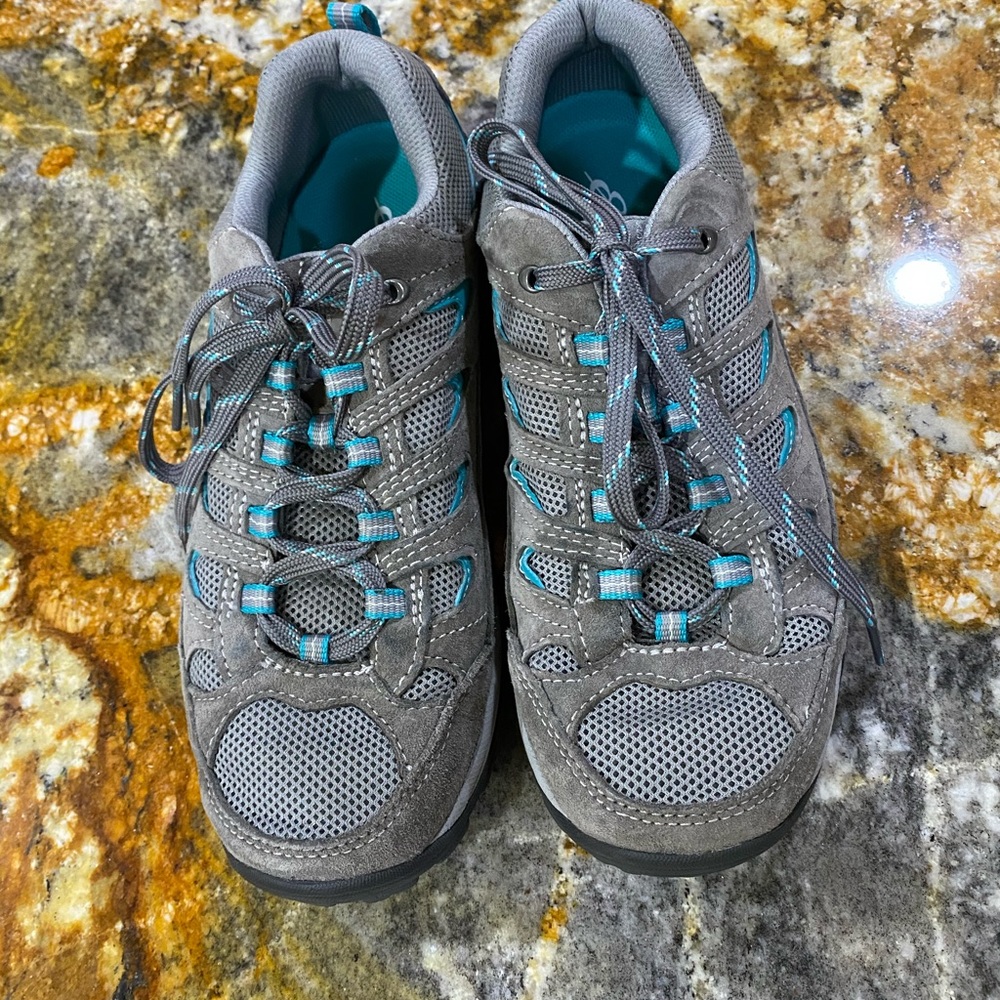 NWOT Eddie Bauer Seneca Peak Hikers 9.5W